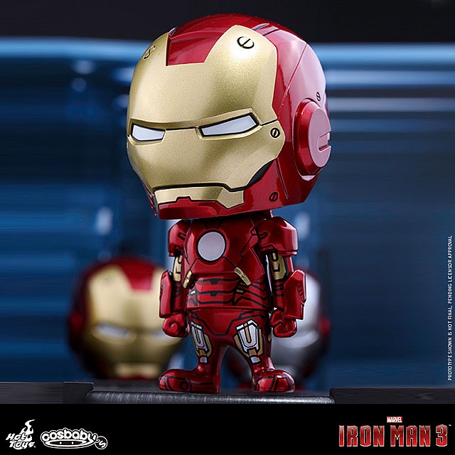 Hot Toys Iron Man Mark VII Cosbaby Bobble-Head