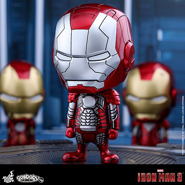 Hot Toys Iron Man Mark V Cosbaby Bobble-Head
