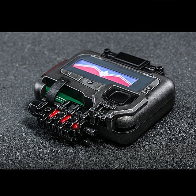 Hot Toys Avengers - Endgame Captain Marvel Pager Life-Size Collectible