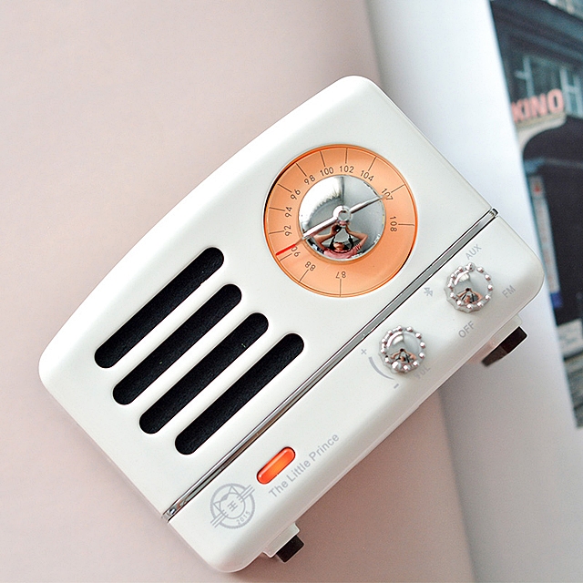 Retro Mini Metal FM Radio Bluetooth Speaker - White