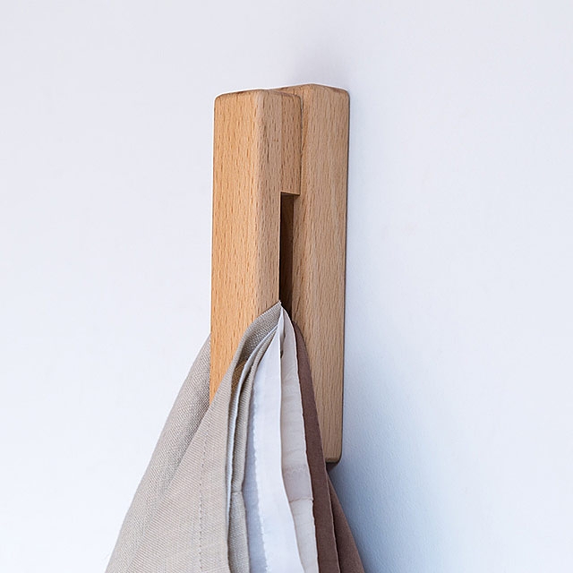 Wooden Simple Balanced Hanger