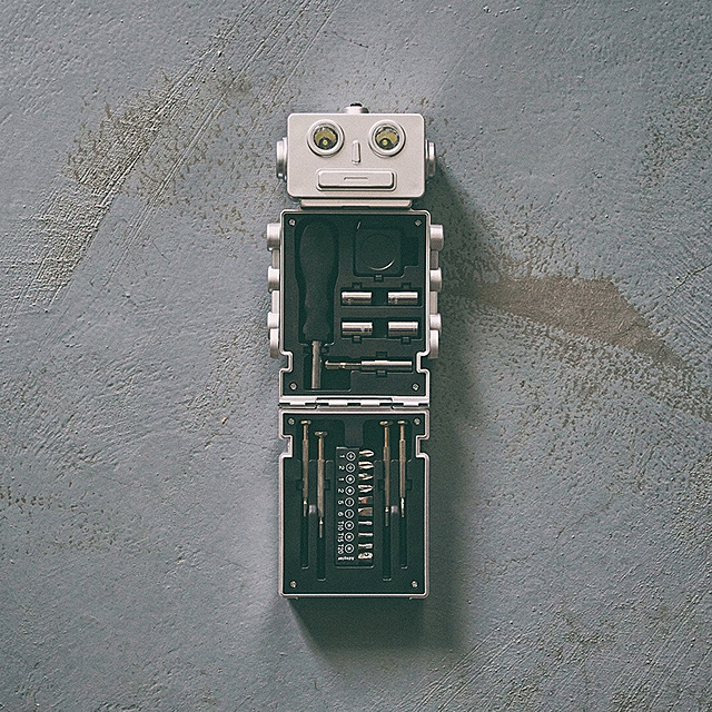 Robot Screwdriver Box